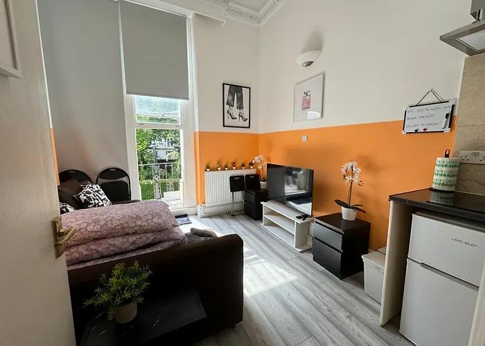 Central, Compact And Fashion Flat For 4 People With Breakfast In Kensington Zone 1