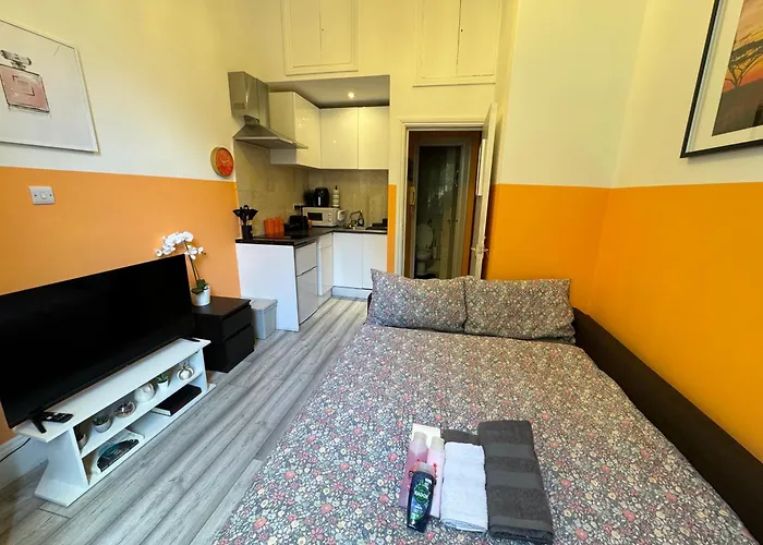 Central, Compact And Fashion Flat For 4 People With Breakfast In Kensington Zone 1